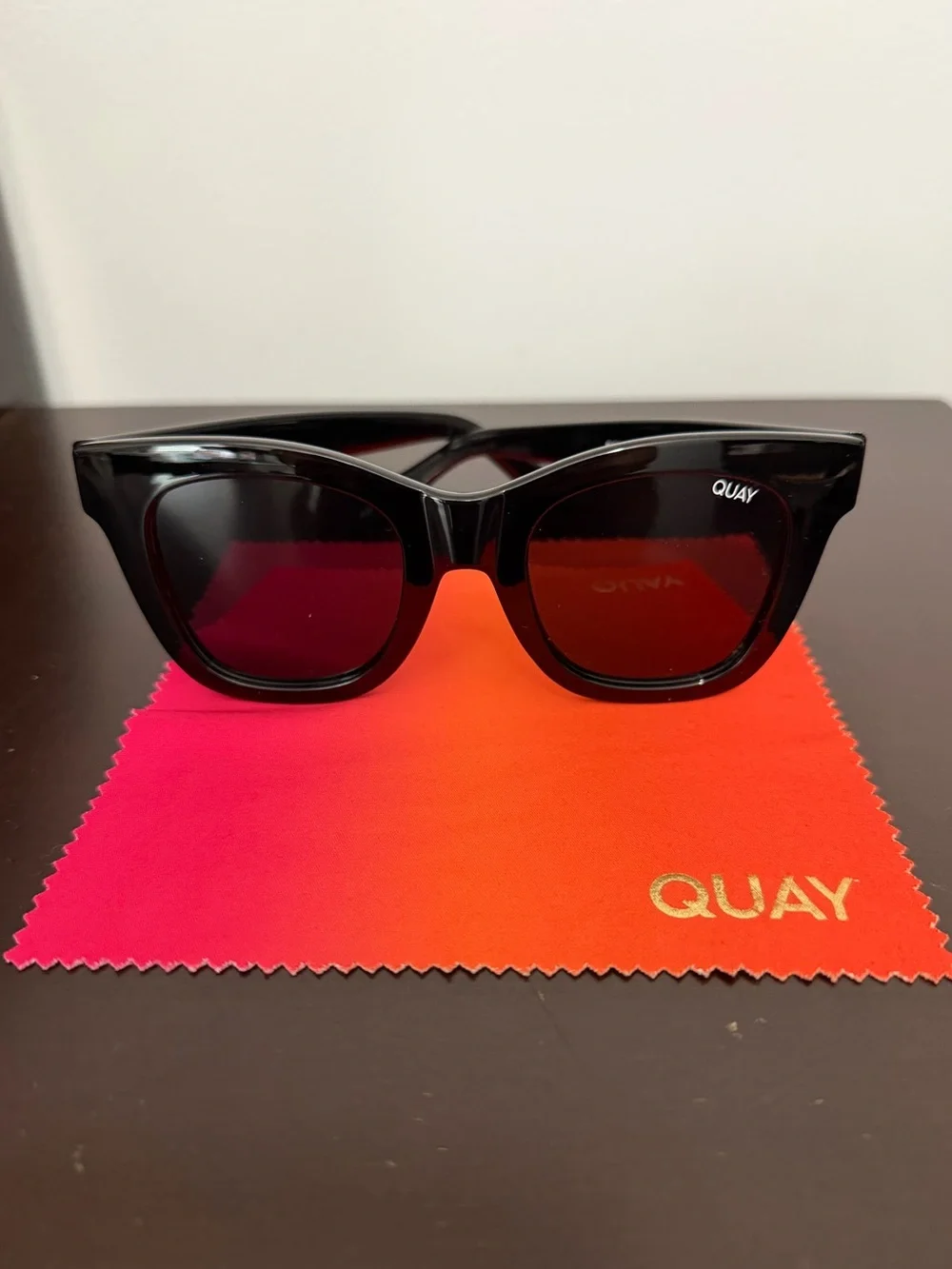 Quay Australia After Hours Polarized Sunglasses Sunnies in Gloss Black VGUC